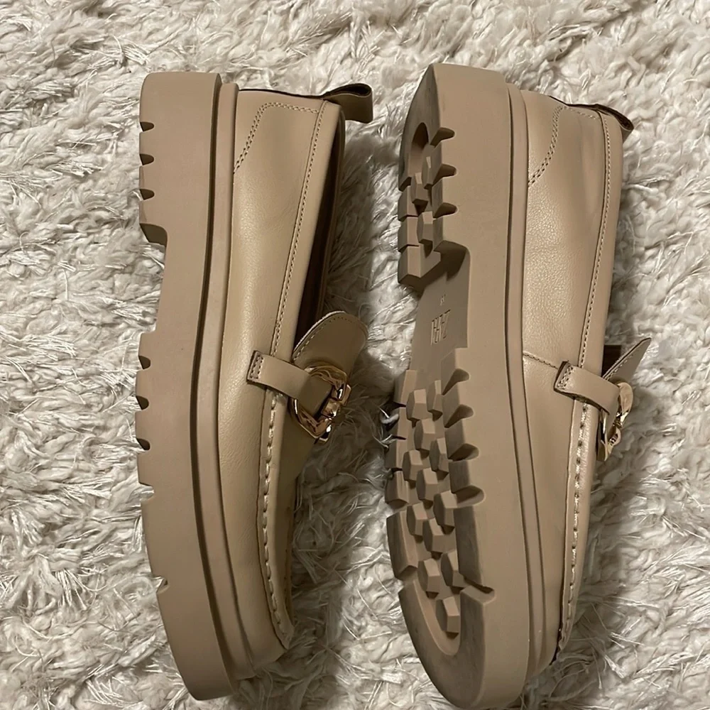 Zara Women’s Slip On Loafers Size 7 Tan Khaki Gold Buckle Chunky Lug Sole